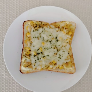 カレー味のツナマヨコーンチーズトースト